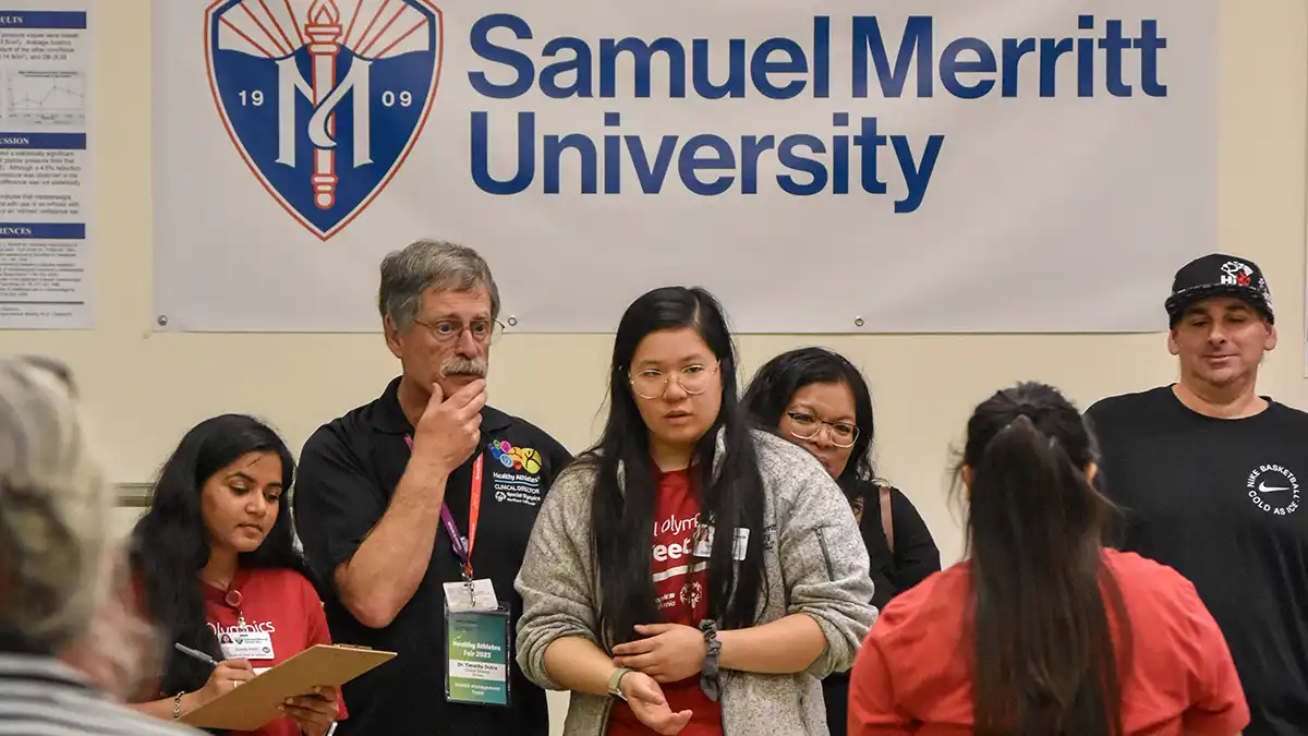 Blog - Fit Feet Full Hearts - Dr. Dutra Volunteering at a University